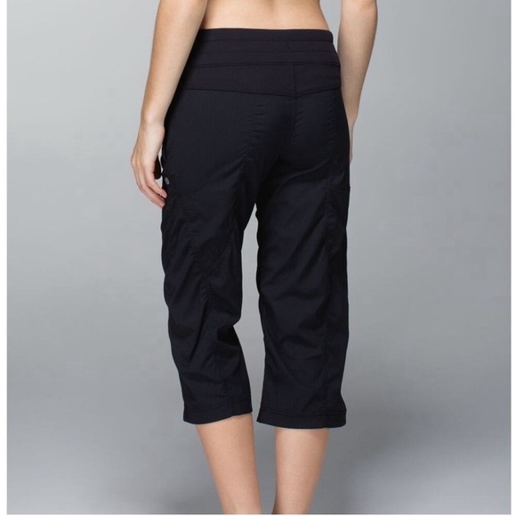 Lululemon Studio Crop Black Swift Coolmax No Liner Dance Cinch Baggy Y2K Capri 4 - Picture 2 of 15